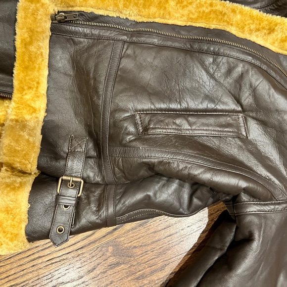 Sourock Brown Leather Jacket with Plush Shearling Collar Sz Large - Picture 9 of 10